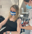 Jaela Nagel kreeg dinsdag een vaccinatie tegen het coronavirus in Meander MC.