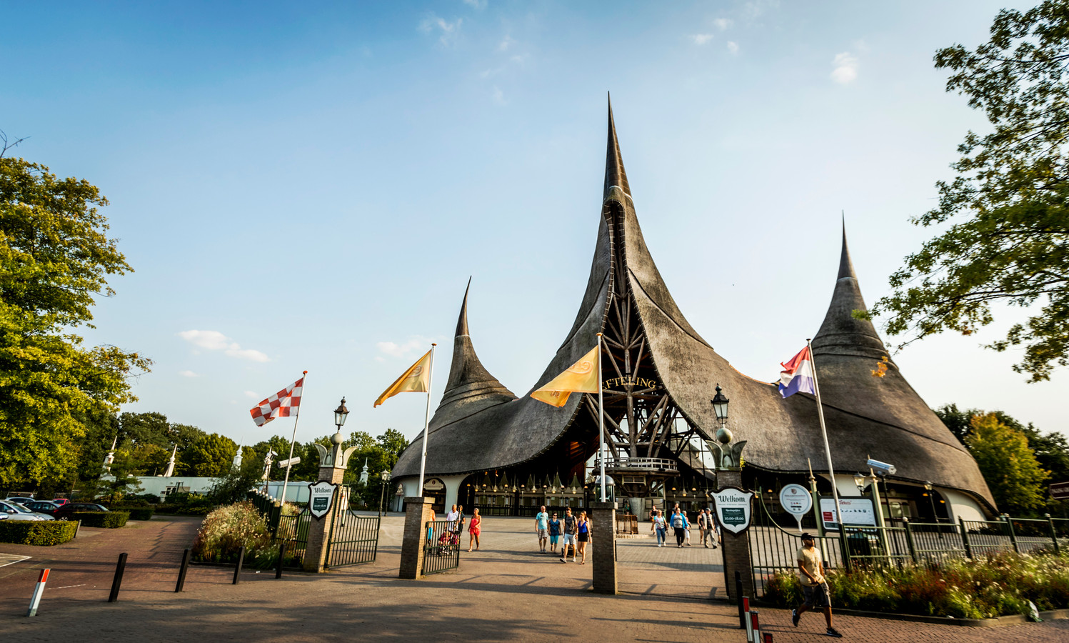 Met 200 kilometer per uur naar Efteling, vader (37) moet rijbewijs inleveren Foto AD.nl