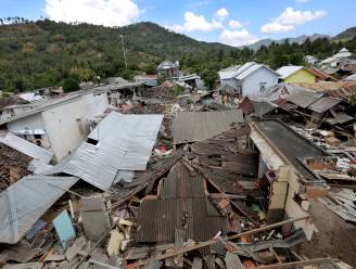 Dronebeeld toont ravage Lombok na aardbeving