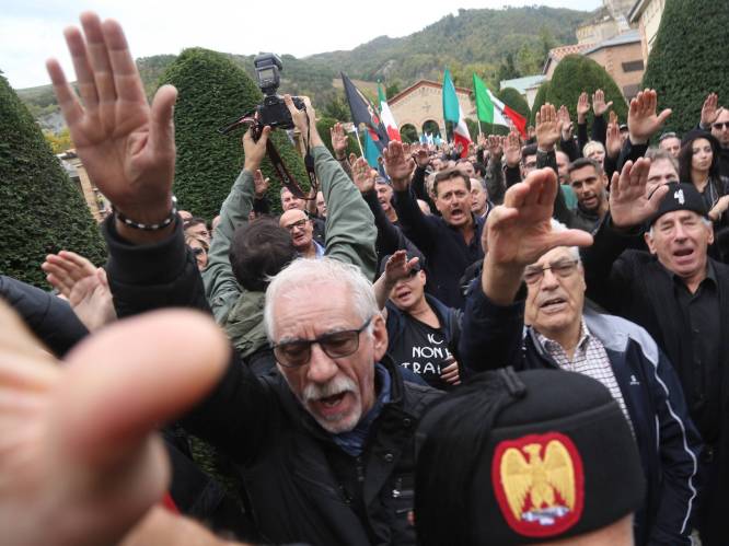 Veel Italianen kijken weer op naar Mussolini