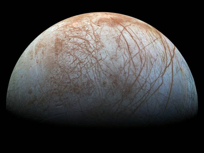 James Webb ruimtetelescoop vindt koolstof op ijsmaan van Jupiter: “Hiermee zou leven zich kunnen ontwikkelen op Europa”