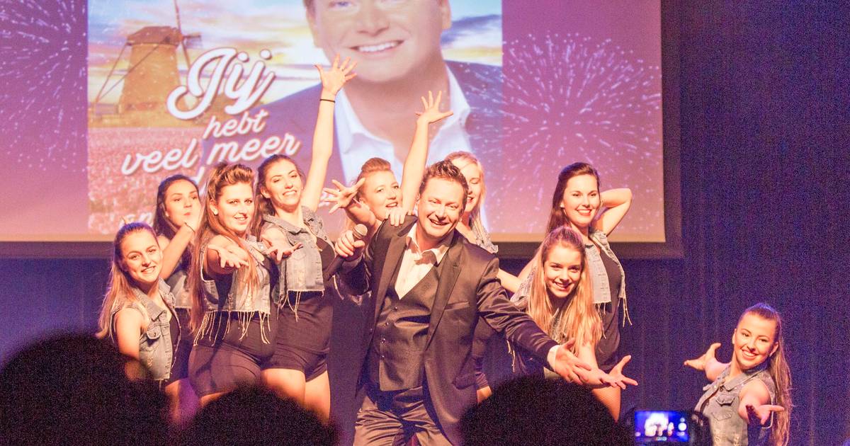 Fans mogen weer op de koffie bij zanger Alwin in Hoedekenskerke