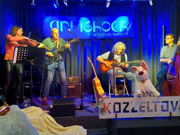 De Utrechtse band Kozzeltov trad zondag voor het eerst in lange tijd weer op.