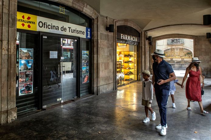 Voor Barcelona ging het reisadvies maandag naar 'oranje' omdat het aantal coronabesmettingen in de stad en de omliggende regio toeneemt.