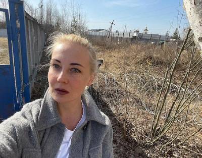 Navalny’s vrouw na eerste bezoek in strafkamp: “Ik maak me nu nog meer zorgen om hem”