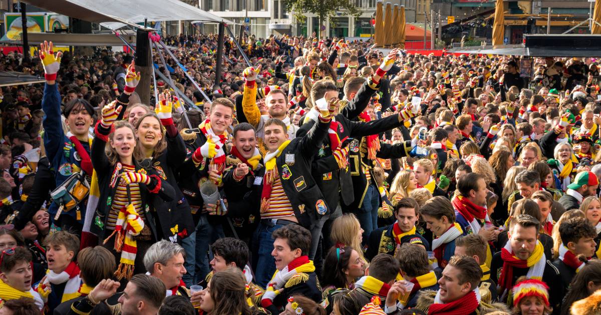 Megadruk in Oeteldonk maar liefst 100.000 bezoekers op 1111 Den Bosch AD.nl
