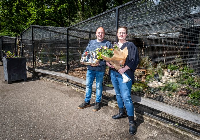 Opening nieuwe volières bij dierenpark Warande. Kim van Zanten en Johan Vervoort hebben het vernieuwd.