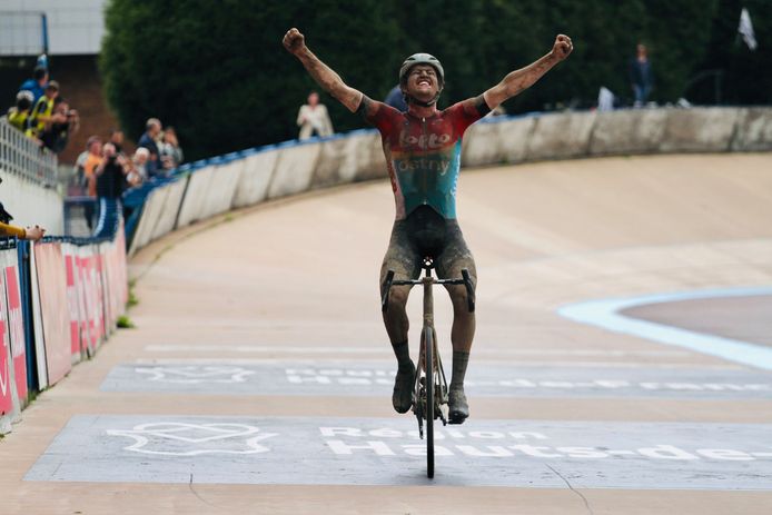 Tijl De Decker won dit seizoen Parijs-Roubaix voor beloften.