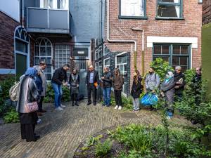 Hoe een kijkje in de groene Kapelsteeg in Zwolle Jordaanse klimaatdeskundigen inspireert