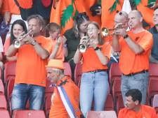 Waar ligt het hart van de Zutphense wethouder met trompet: in de raadszaal of het voetbalstadion?