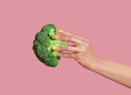 Gooi je broccolistronk niet weg! Maak er deze hartige broccolifrietjes van