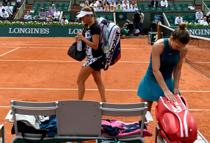 Mertens en Halep in 2018 op Roland Garros.