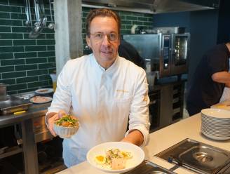 Gastronomisch lunchen voor slechts 7 euro: driesterrenchef Viki Geunes achter het fornuis in schaftlokaal van Antwerpse haven
