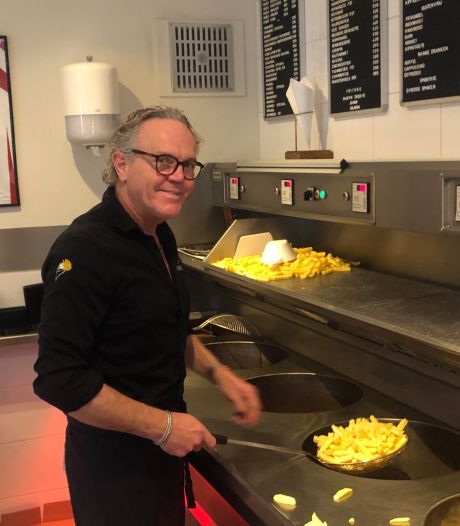 Johan nam de bekendste frietzaak van Eindhoven over: 'De standaard ligt heel hoog'