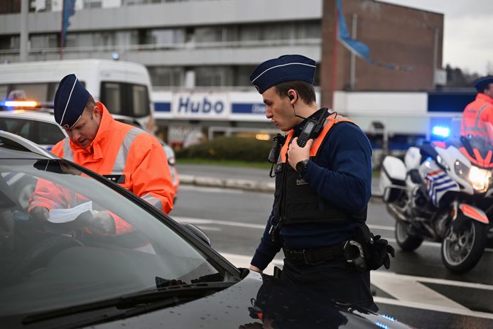 76 bestuurders werden gecontroleerd