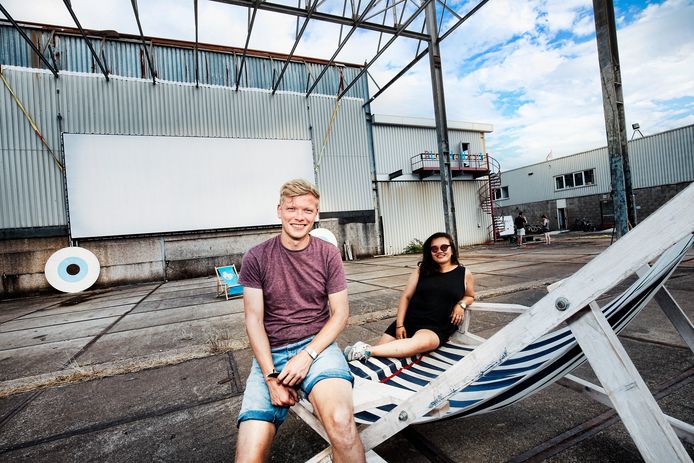 Watt adopteren Kijkgat Pluk de Nacht: buiten film kijken in je strandstoel met een hapje en een  drankje | Utrecht | AD.nl