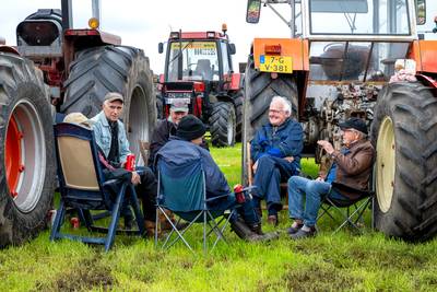 Toekomst van oldtimers in het nauw: ‘Ik kan zowat de krukas likken, maar jeugd wil handen niet vuil 