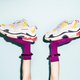 Hoe we dankzij sociale media allemaal weglopen met deze lompe, onflatteuze sneakers