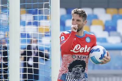 Malgré un but de Dries Mertens, le Napoli lâche du terrain en tête de Serie A