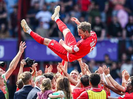 Groots afscheid van Wout Brama in uitgelaten Grolsch Veste