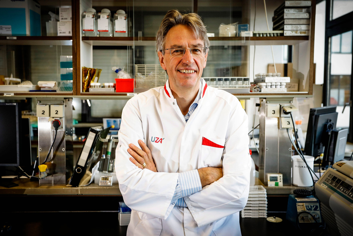 Herman Goossens , microbioloog voor de Universiteit van Antwerpen Beeld Photo News