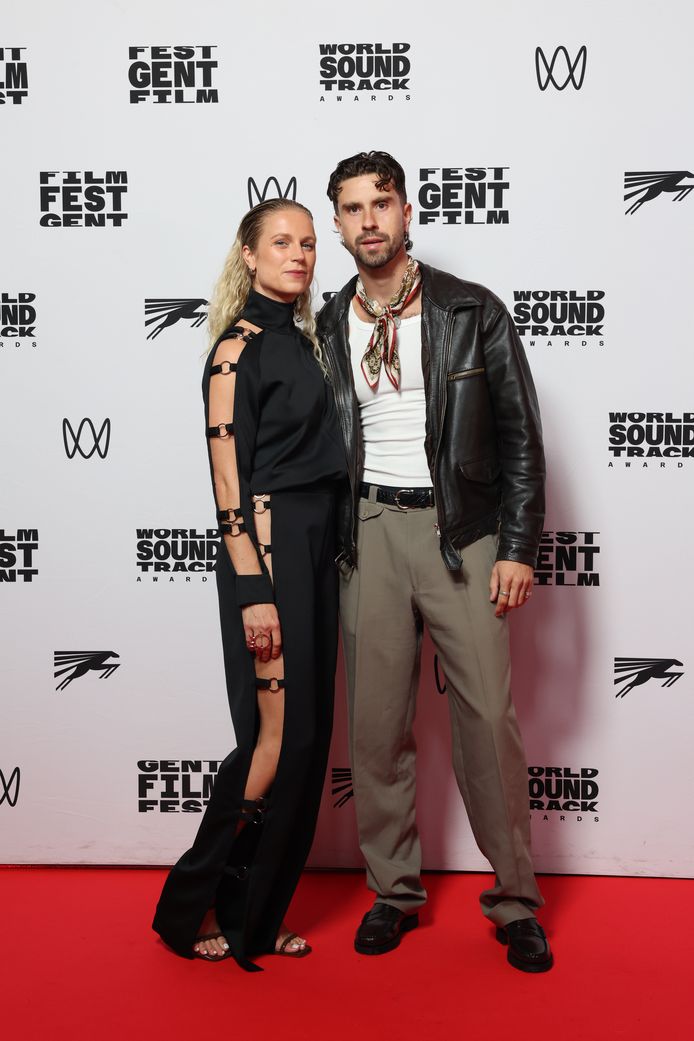 IN BEELD. Prinses Delphine neemt fakkel over van prins Laurent op Film