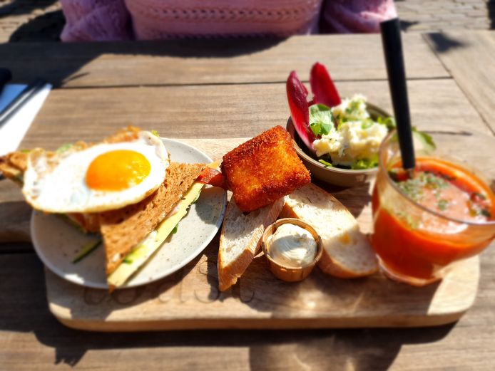RESTOTIP. TOAST heerlijk ontbijten of lunchen in een ‘serre’ of het