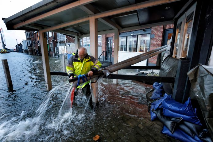 Eerder dit jaar stroomde de KW-Haven weer vol, zoals bij partycentrum Prikkewater.