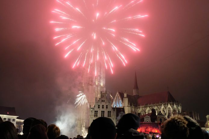 ARCHIEF - Oudjaar op de Grote Markt in Mechelen.