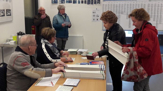 Vorig jaar werden er nog stembiljeten ingevuld in De Schalm in Heerle.