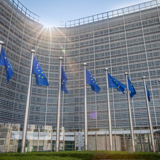 Europa wil massale investeringen in Europese defensie-industrie, voor ‘drone wall’ en raketschild