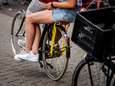 Fietsers naar de rijbaan op verschillende plekken in de stad