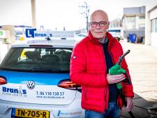 Enschedese instructeur stuurt een ‘tikkie’ van 2 euro, tal van rijscholen vragen een brandstoftoeslag