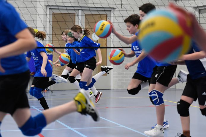 Blijven sporten best lastig voor jongeren: 'Mijn hoofd leegmaken na een lange schooldag, dat heb ik nodig' Rivierenland | gelderlander.nl