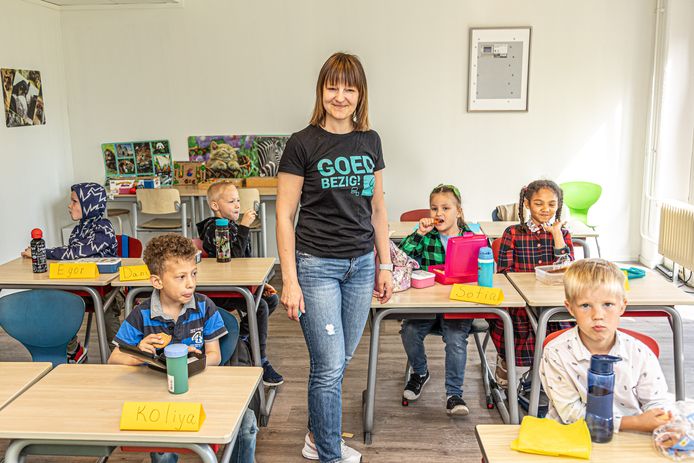 Oekraïense kinderen gaan naar de speciale basisschool die in een van de kantoren op de Oosterenk is ingericht.
