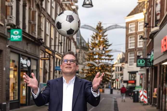 Binnenstad-, economie- en sportwethouder René de Heer stopt na elf jaar als wethouder in Zwolle.