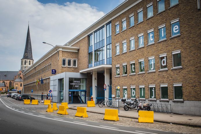 Bij de politie van Gent mogen geen communie- en lentefeestfoto's gemaakt worden