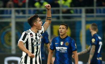 Juventus ontsnapt in slotfase vanop de stip aan nederlaag in topper tegen Inter