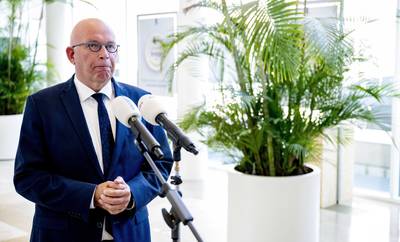 Nederlandse landbouwminister Staghouwer stapt op