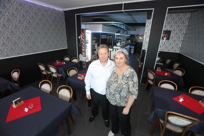 Rohnny Bronckaers en Peggy Conaerd in hun bistro.