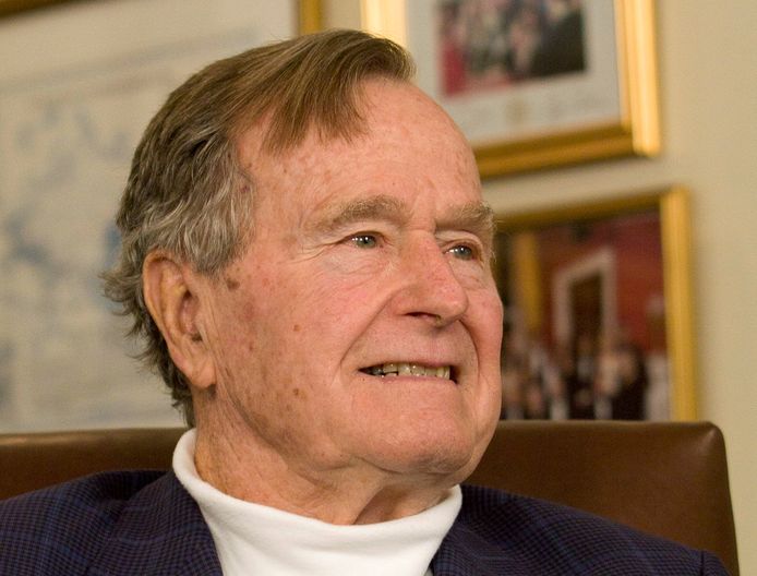 George H.W. Bush op archiefbeeld uit 2012