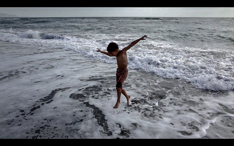 Noah in zee. Beeld Judith Quax