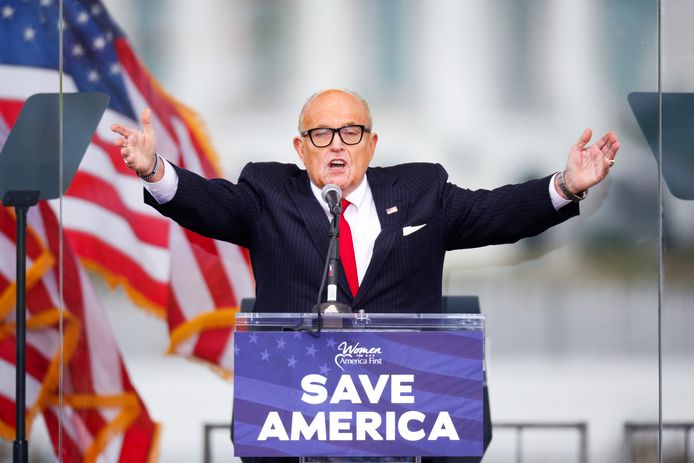 Trumps persoonlijke advocaat Rudy Giuliani