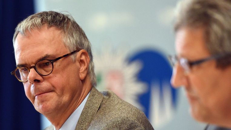 Politiechef Wolfgang Albers, links. Beeld AFP