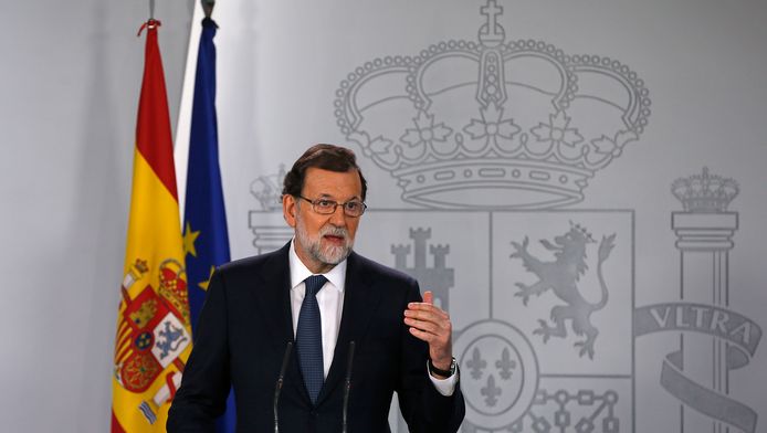 De Spaanse premier Mariano Rajoy wil eerst duidelijkheid van Barcelona vooraleer de "nucleaire optie" in gang wordt gezet.