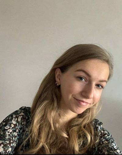 Julia ziet veel eenzaamheid in coronatijd: ‘Ik zou de maatregelen voor jongeren versoepelen’
