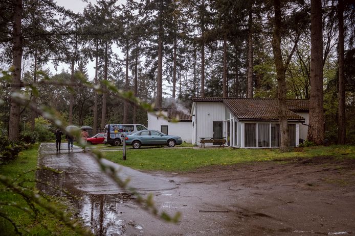 Op vakantiepark 't Reggehuus in Ommen wonen veel Poolse arbeidsmigranten, veel van hen zijn niet bij de gemeente ingeschreven. Niettemin wil de gemeente met zogenaamde tijdelijke wisselwoningen meer zicht krijgen op de seizoenwerkers.