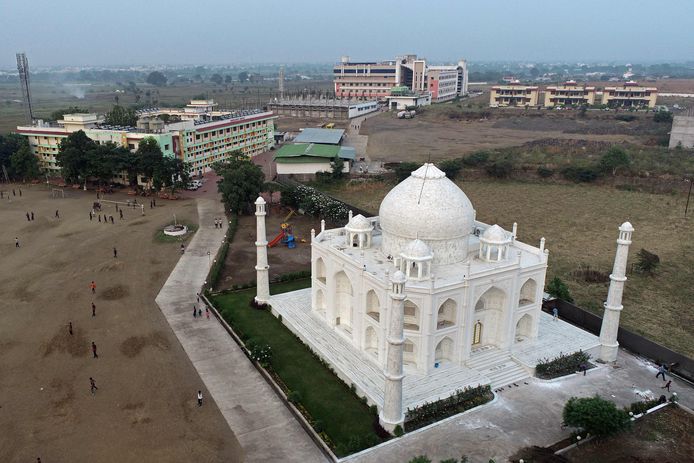 Anand Prakash Chouksey a construit une réplique du célèbre Taj Mahal pour son épouse.