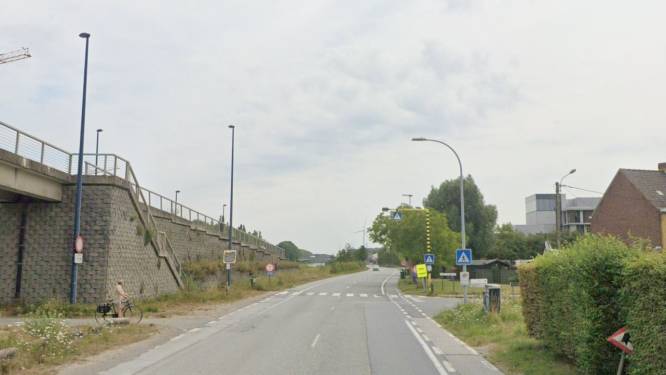 Kruispunt Visserskaai krijgt nieuwe laag asfalt