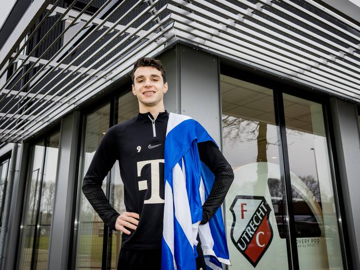 Anastasios Douvikas heeft clubs voor het uitkiezen: ‘Natuurlijk houdt het me bezig, die topscorerslijst’